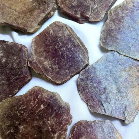 Placa natural de Mica Lepidolita en bruto