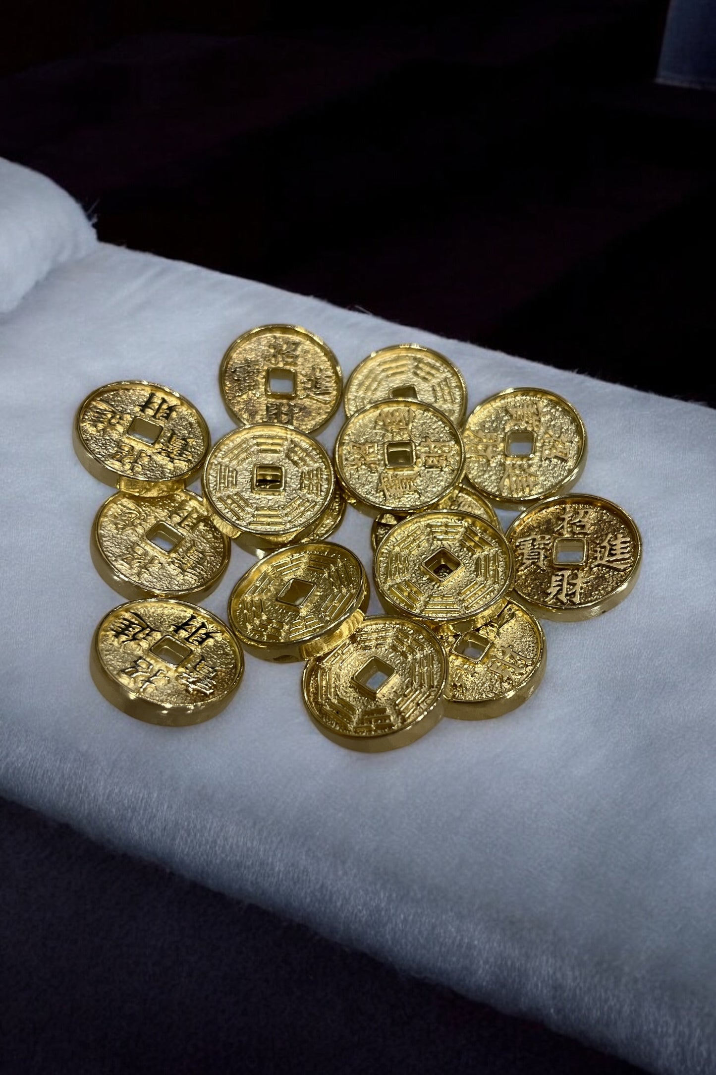 Monedas doradas chinas