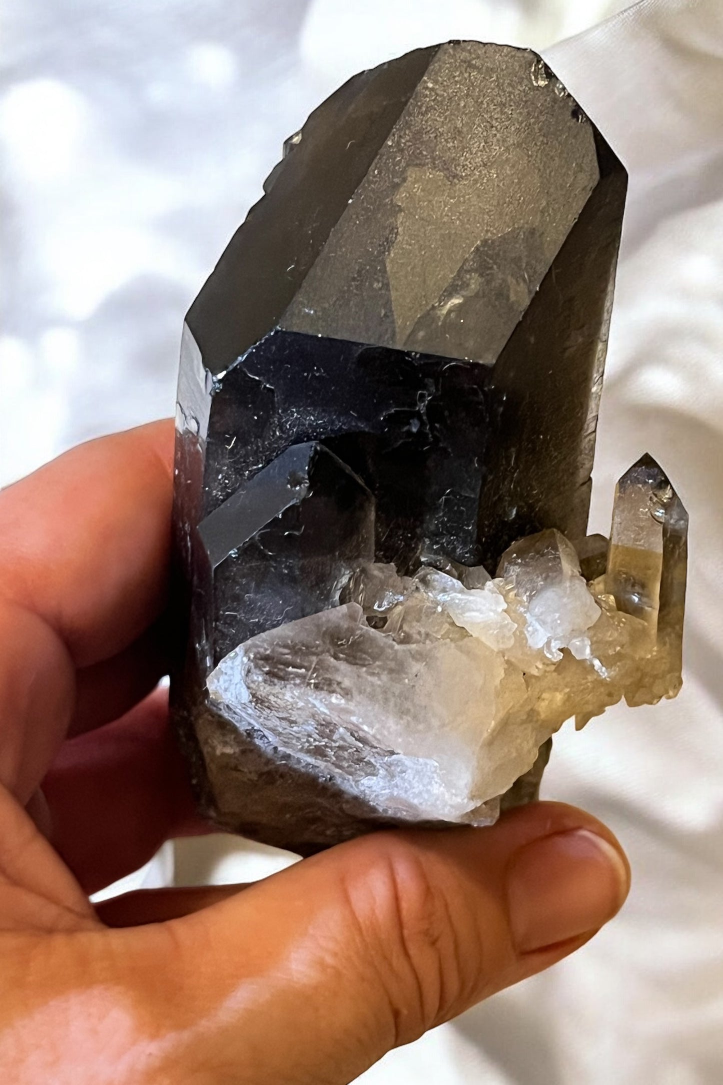 Punta cuarzo ahumado morión con matriz y maestria llave (apertura)