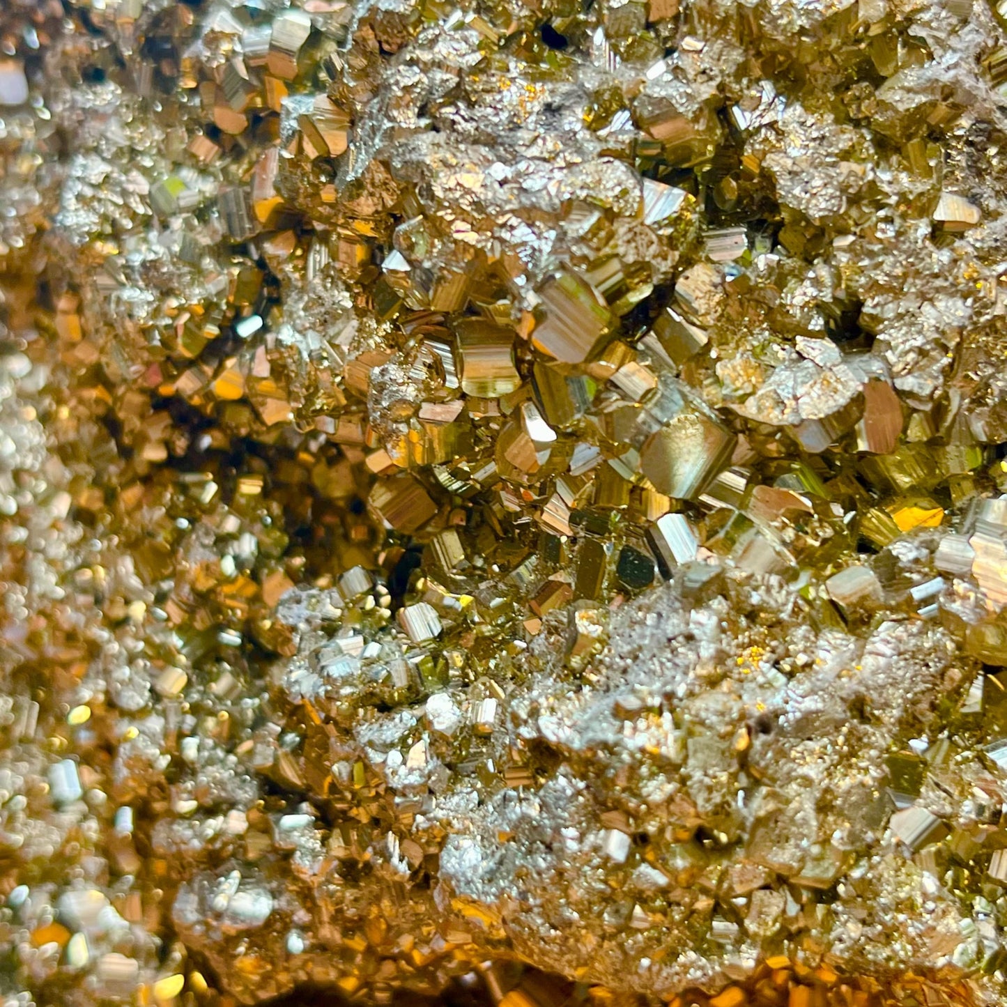 Pirita con Marcasita – 8 kg de Poder y Belleza Mineral
