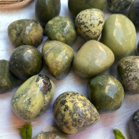 Rodados de serpentina limón