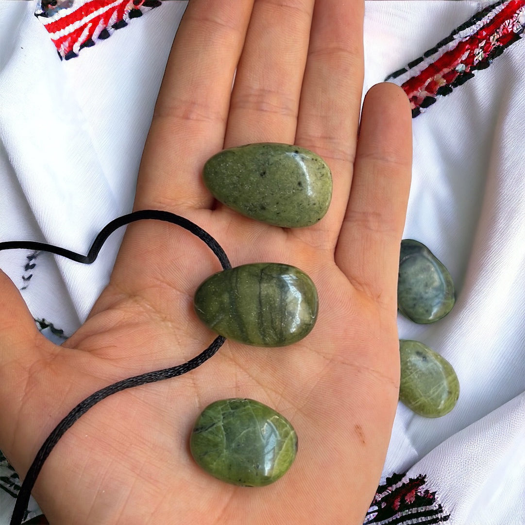 Colgante perita de Jade Canadiense