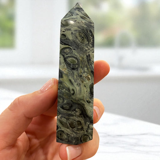 Obelisco de Jaspe Kambaba