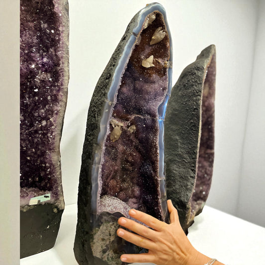 Geoda ágata con amatista, calcita y Hematite 53cm