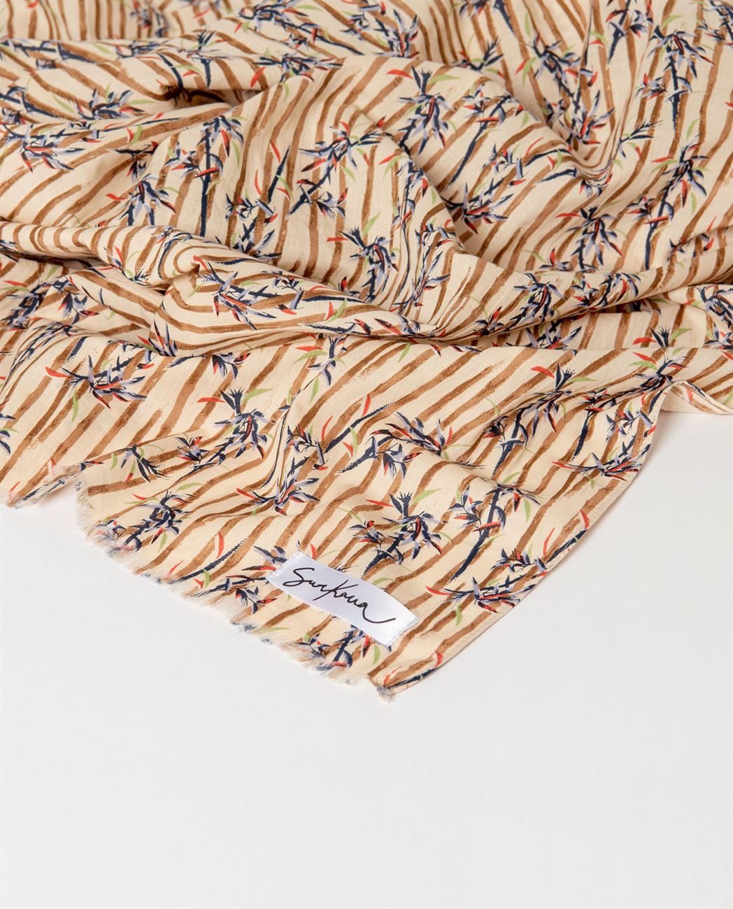 Pañuelo rectangular estampado