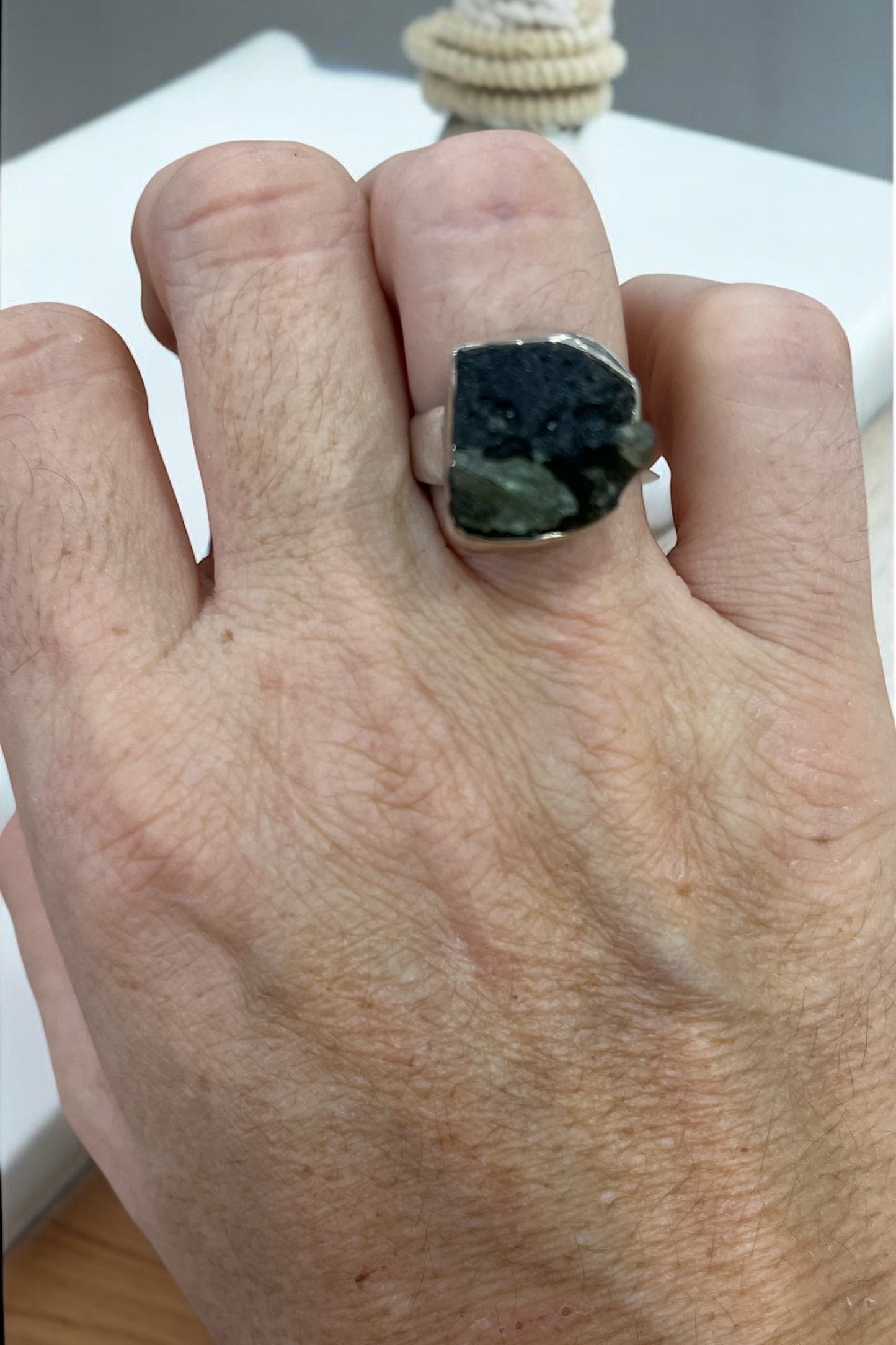 Anillo de Moldavita y plata de ley talla 16