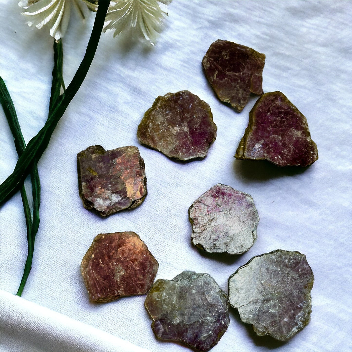 Placa natural de Mica Lepidolita en bruto pequeña 4cm