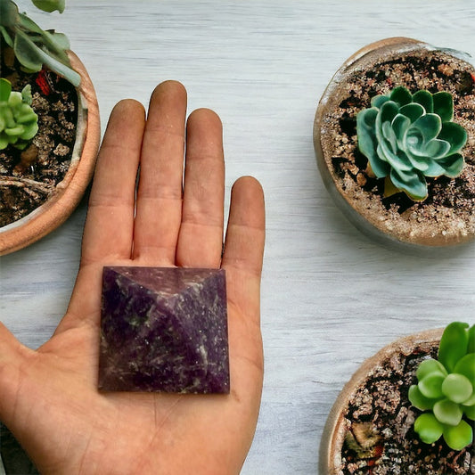 Pirámide de Mica Lepidolita en bruto 5x5 Vega Luna Dream Vega Luna Dream Pulidos