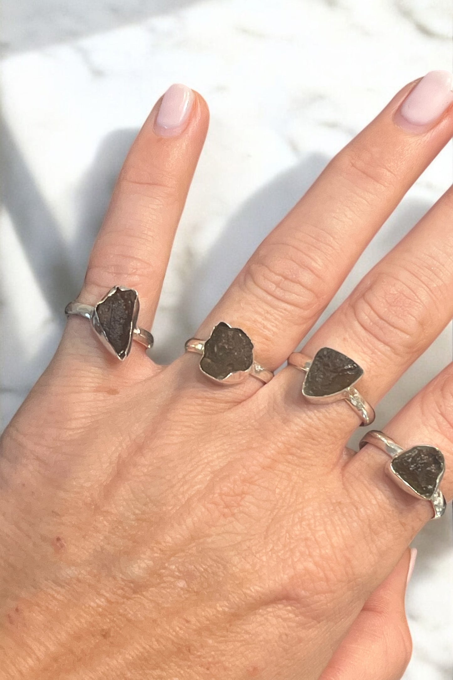 Anillo de Moldavita y plata de ley 925