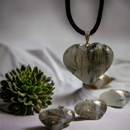 Colgante corazón de Cuarzo turmalinado Vega Luna Dream Vega Luna Dream COLGANTE MINERAL