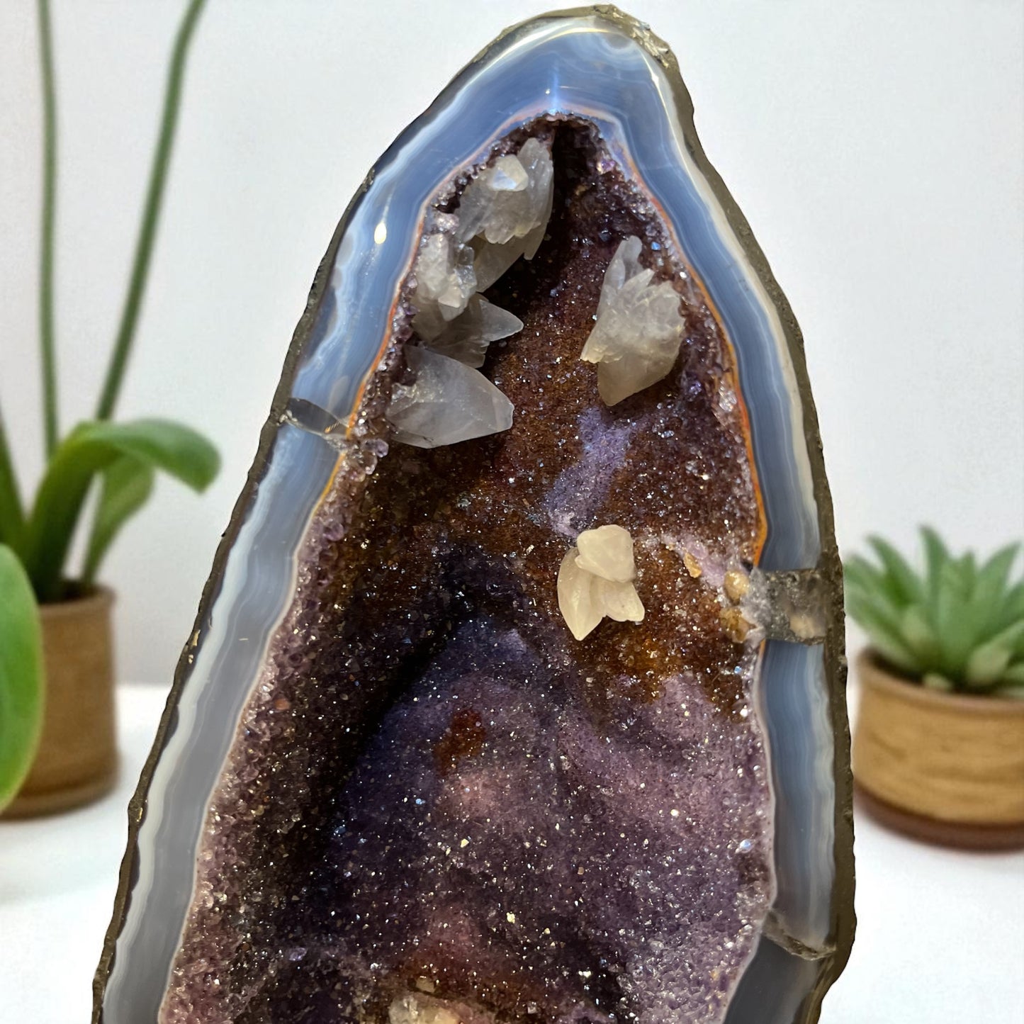 Geoda ágata con amatista, calcita y Hematite 53cm