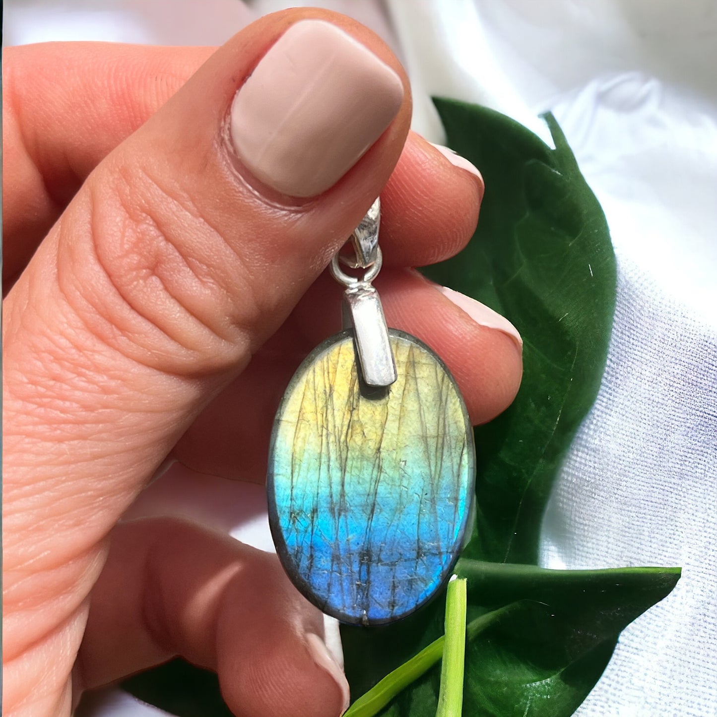 Colgante labradorita