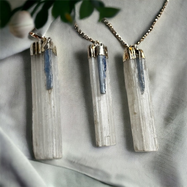 Colgante de Selenita con cianita Vega Luna Dream Vega Luna Dream COLGANTE MINERAL