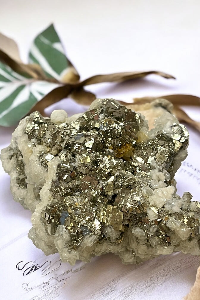 Pirita, marcasita y calcita colección privada (pieza rara)