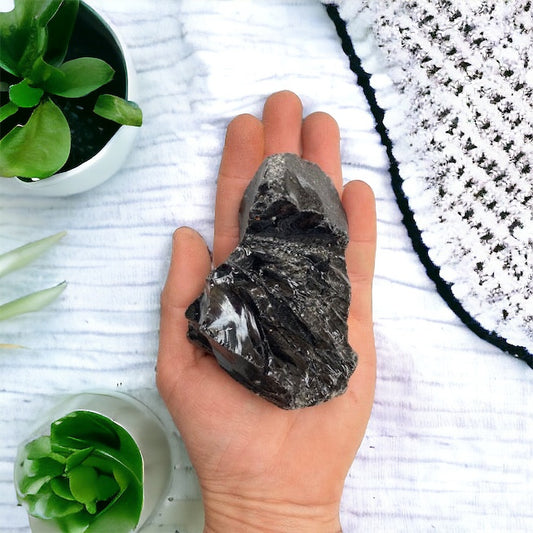 Obsidiana en bruto mediana