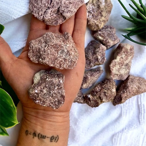 Mica Lepidolita en bruto