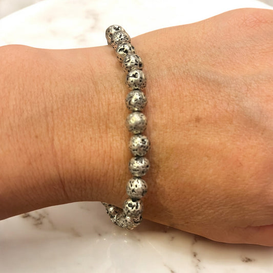 Pulsera de Lava Bañada en Plata – Estabilidad Interior y Claridad Consciente