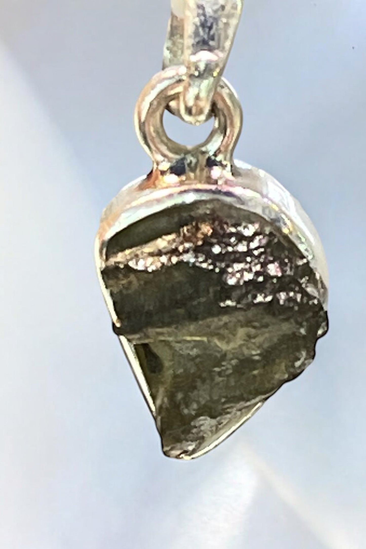 Colgante de Moldavita y plata de ley 1,5 cm de largo