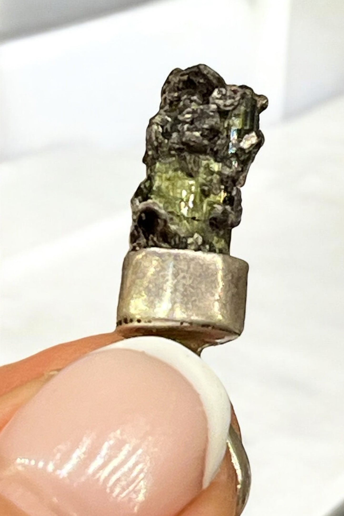 Colgante Turmalina verde con mica plata de ley