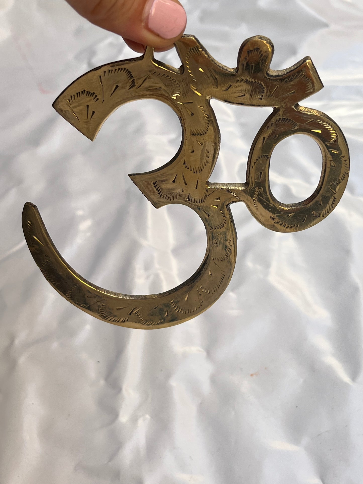 Om de bronce pared