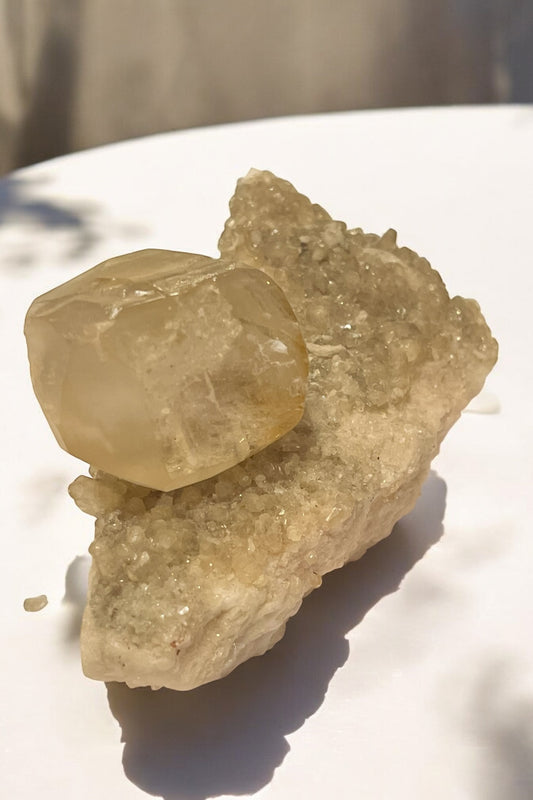 Mangano calcita con calcita óptica y calcita miel