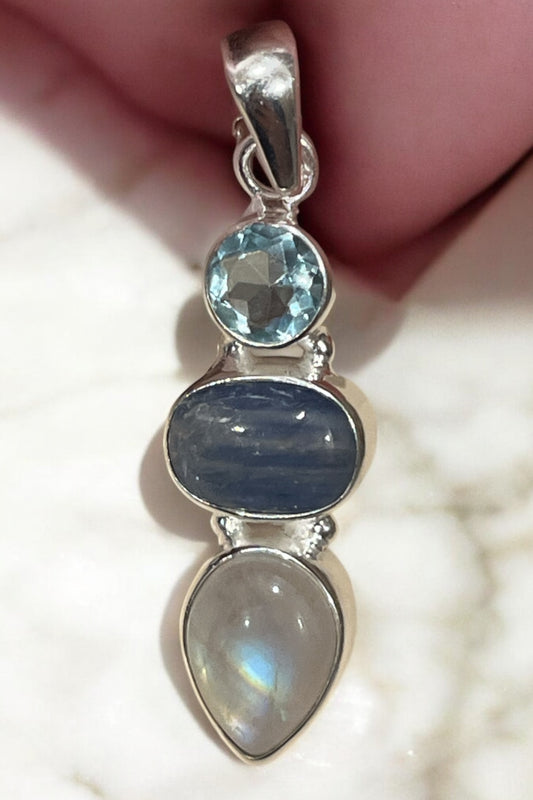 Colgante de piedra luna, cianita y topacio azul plata de ley