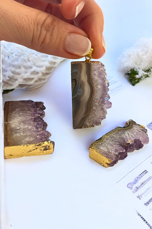 Colgante placa drusita de amatista dorado