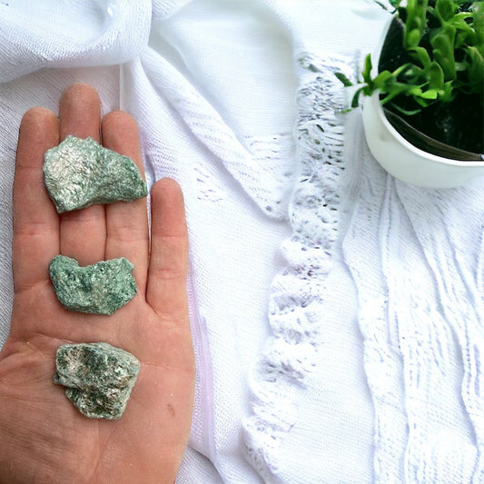 Fucsita en Bruto piezas pequeñas