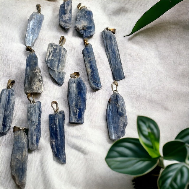 Colgante de Cianita Vega Luna Dream Vega Luna Dream COLGANTE MINERAL