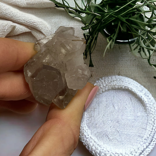 Mini drusitas de cuarzo ahumado con rutilo