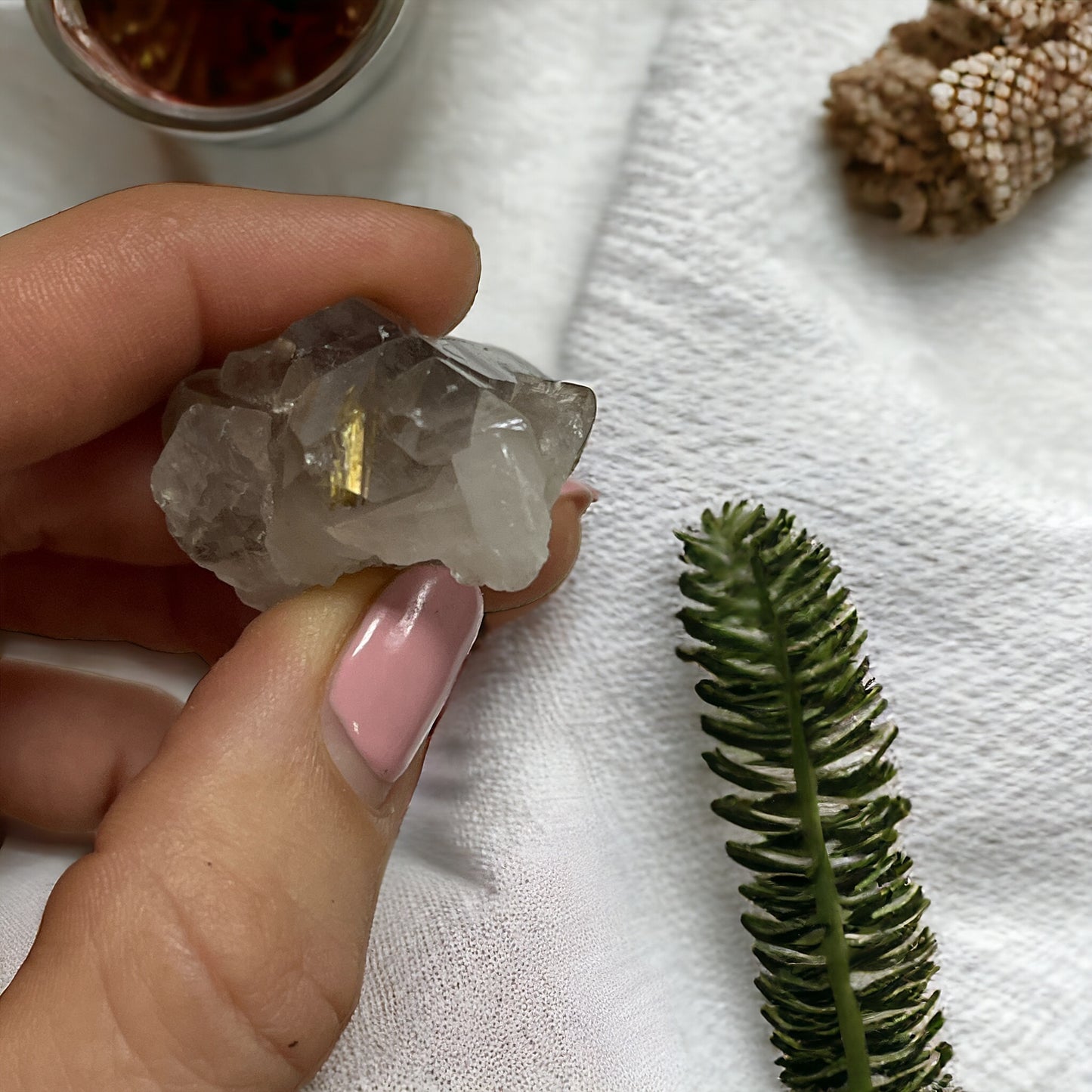 Mini drusitas de cuarzo ahumado con rutilo