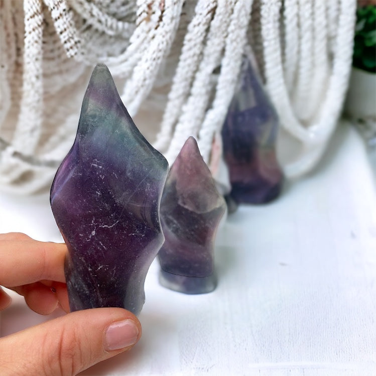 Forma pulida Fluorita arcoíris grande