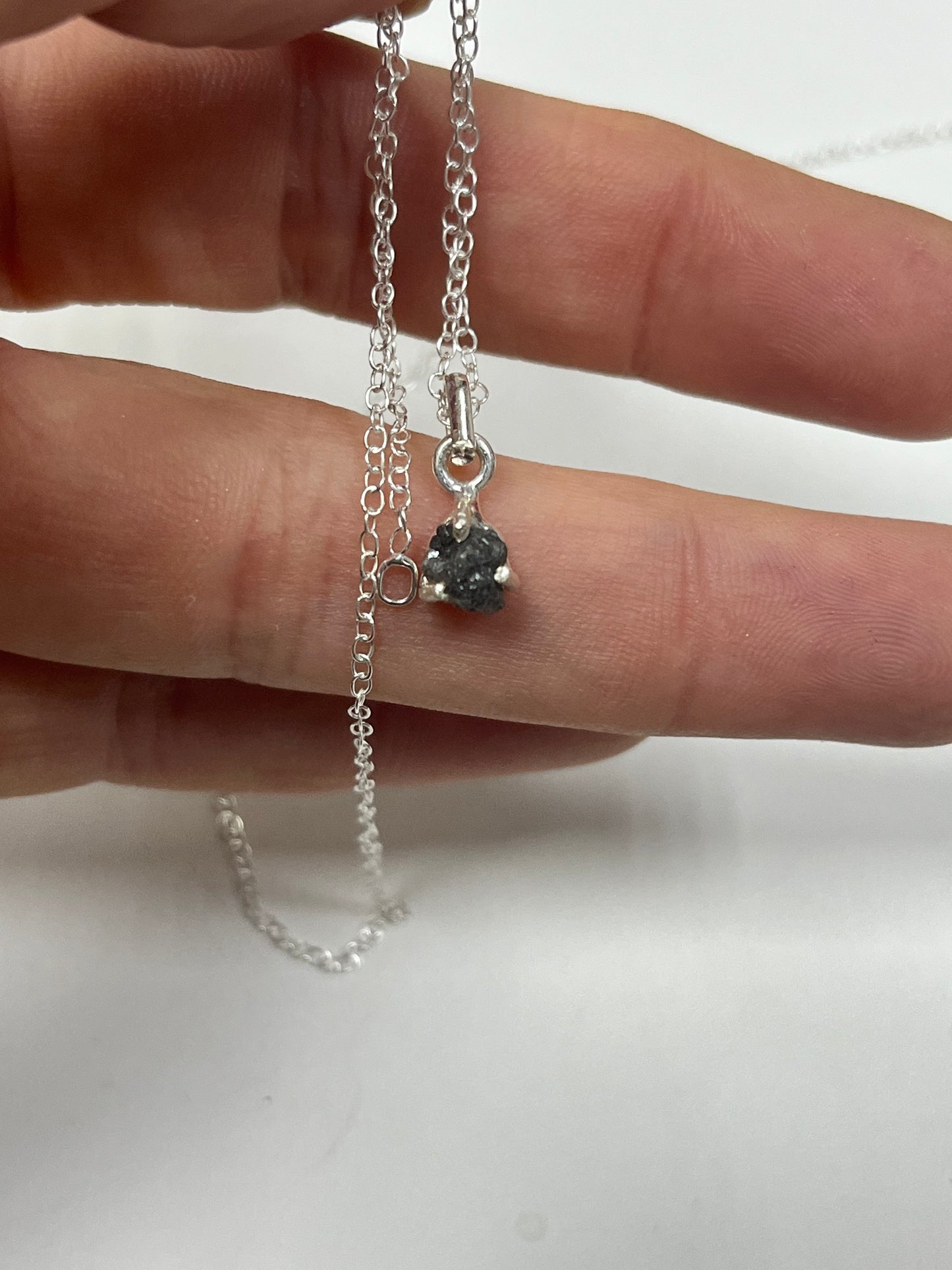 Colgante Diamante en bruto y plata de Ley
