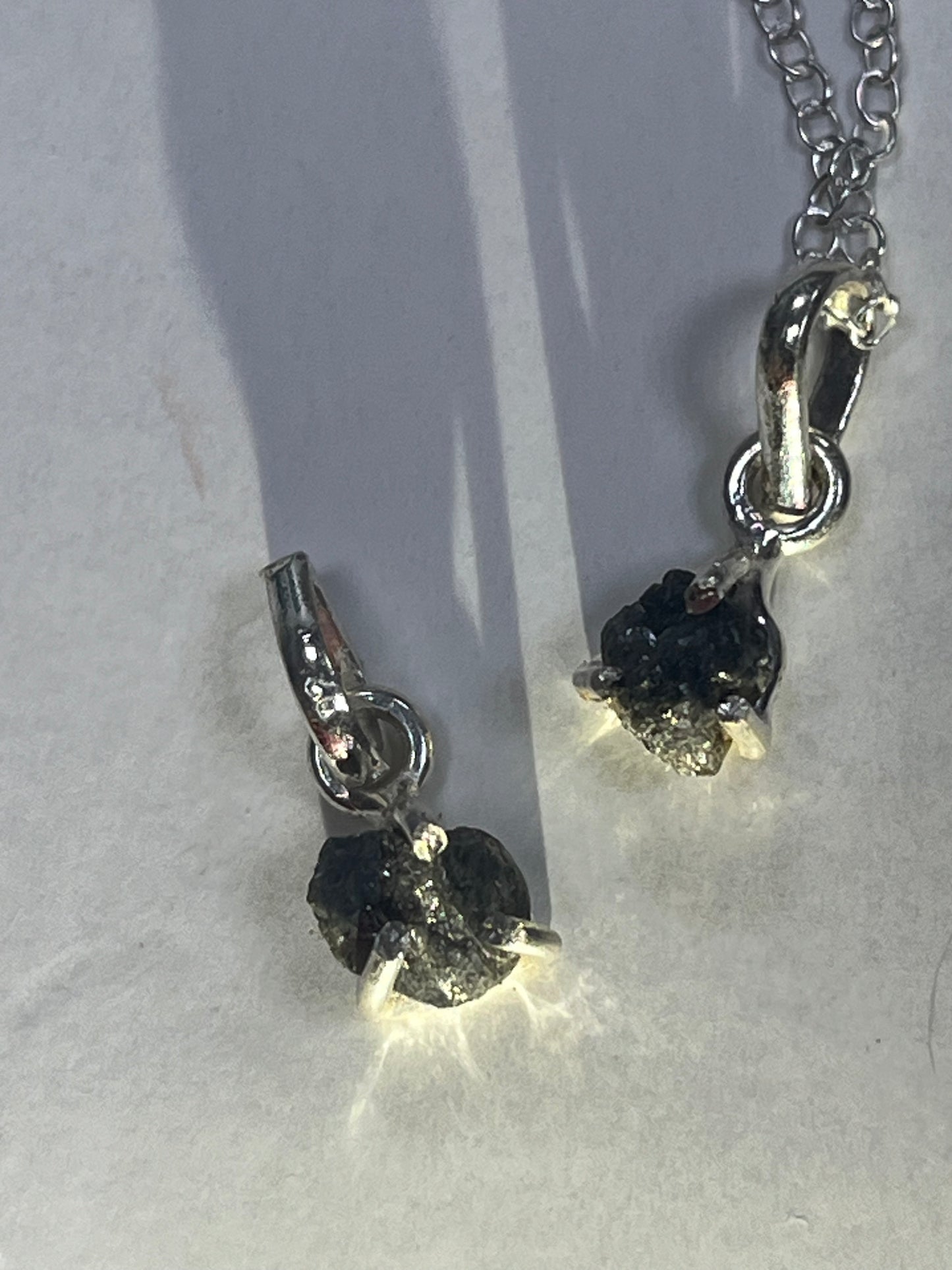 Colgante Diamante en bruto y plata de Ley