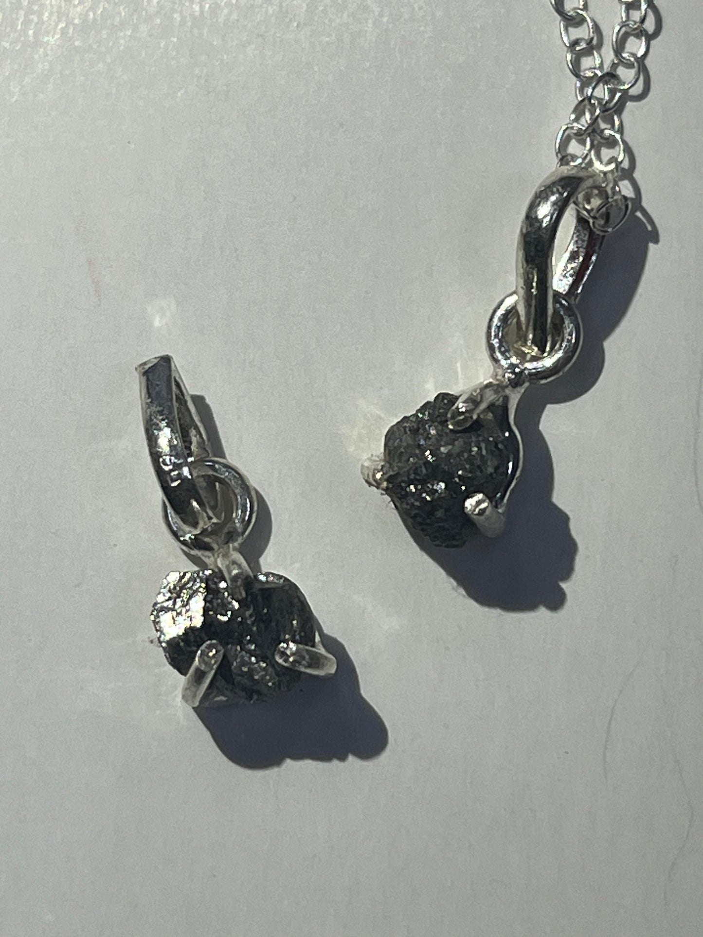 Colgante Diamante en bruto y plata de Ley