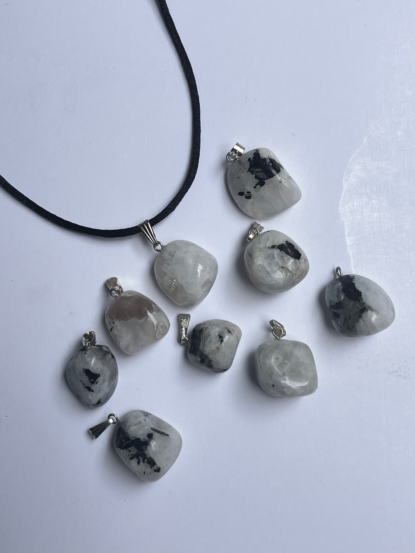 Colgante rodado Piedra Luna (labradorita blanca)