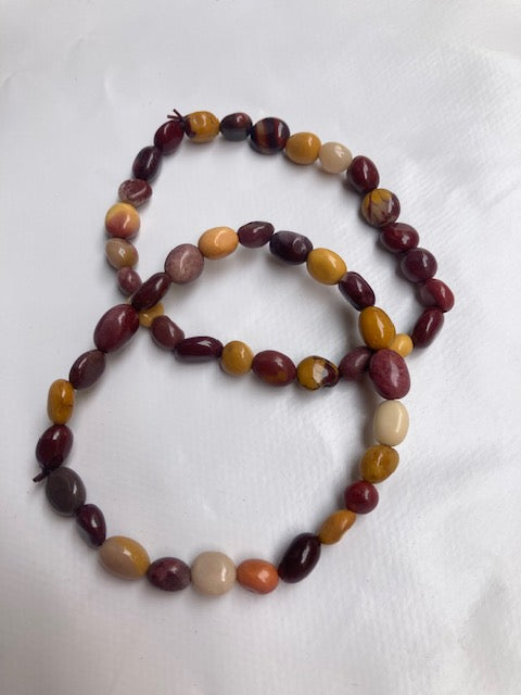 Pulsera bolitas de Jaspe Mokaíta