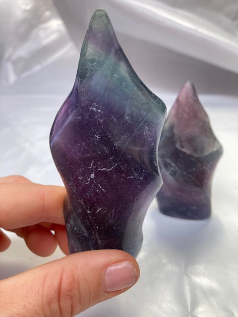 Forma pulida Fluorita arcoíris grande