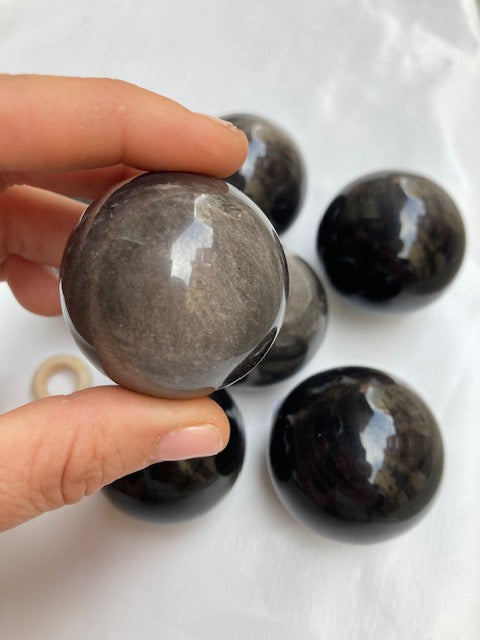 Esfera obsidiana plateada