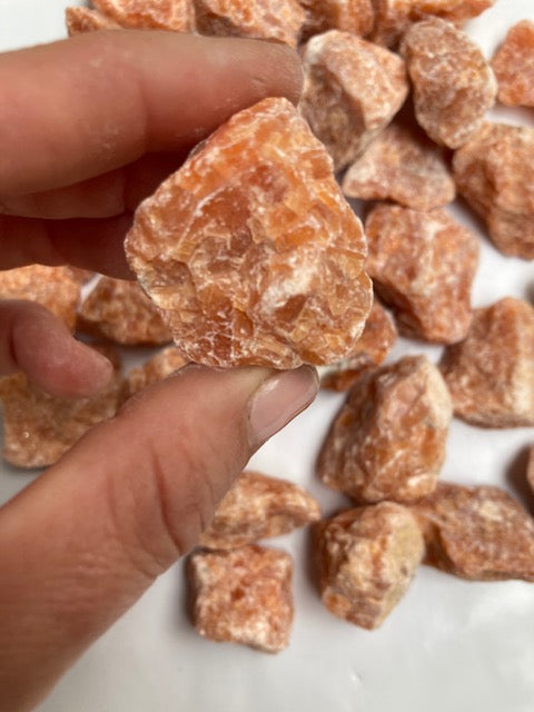 Calcita naranja en bruto