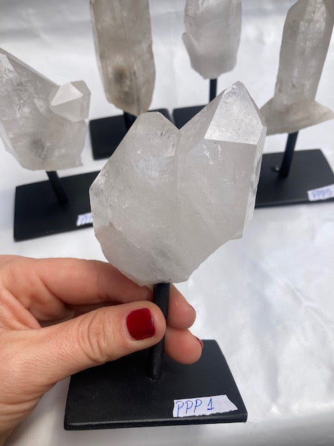 Puntas de Cuarzo Cristal en peana calidad extra Vega Luna Dream PPP1 Vega Luna Dream PUNTA DE CUARZO