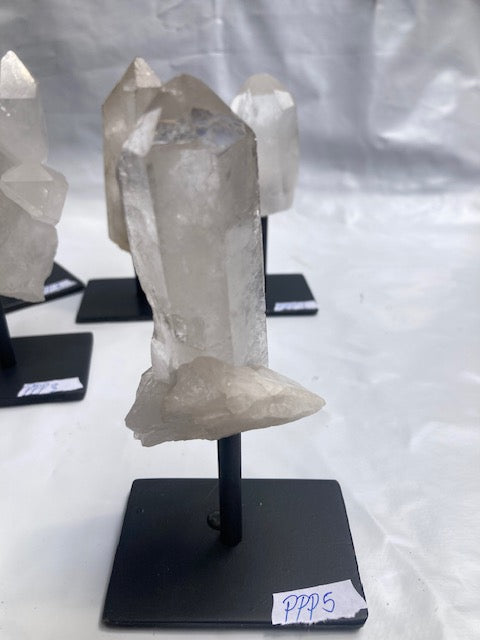Puntas de Cuarzo Cristal en peana calidad extra Vega Luna Dream PPP5 Vega Luna Dream PUNTA DE CUARZO