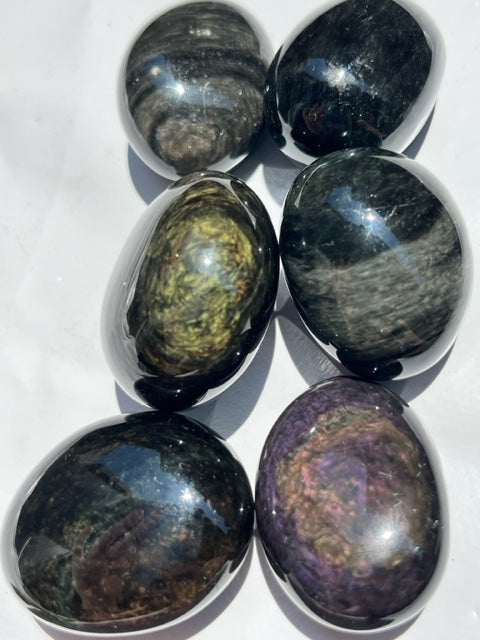 Rodado de obsidiana arcoíris