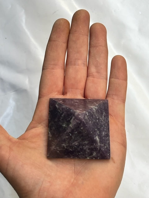 Pirámide de Mica Lepidolita en bruto 5x5