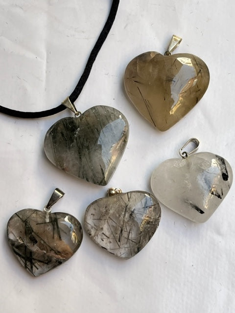 Colgante corazón de Cuarzo turmalinado