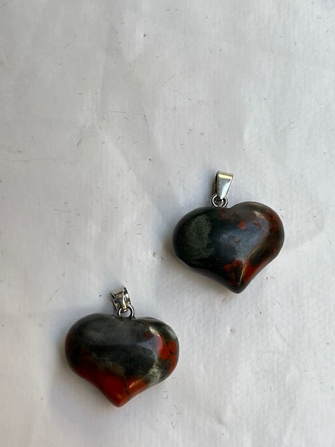Colgante corazón de Jaspe Sangre de drago