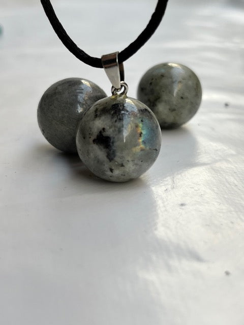 Colgante esfera Labradorita gris
