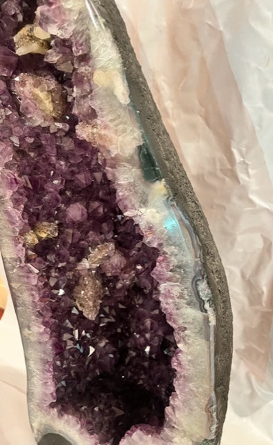 Geoda de amatista con calcita 40k