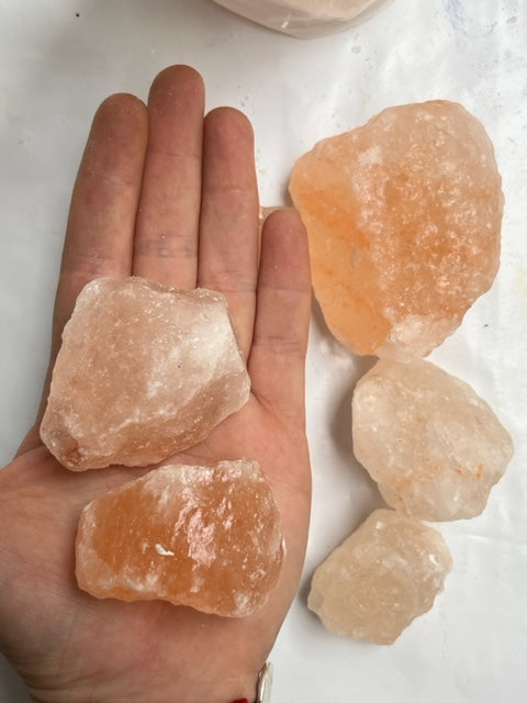 Roca de sal rosa de Himalaya en bruto (diferentes usos)