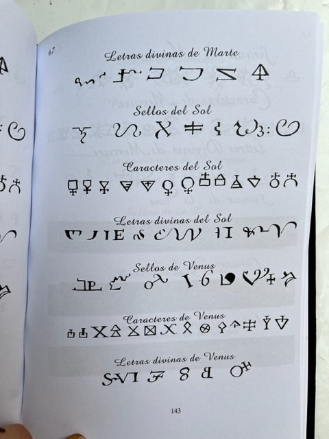 Libro "Clavículas de Salomón" tapa dura terciopelo Latín-castellano Vega Luna Dream Vega Luna Dream Libros